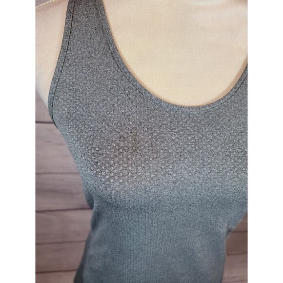 UNDERARMOUR Heat Gear Tank Top Bundle Grey and Black Size Small - Picture 8 of 12